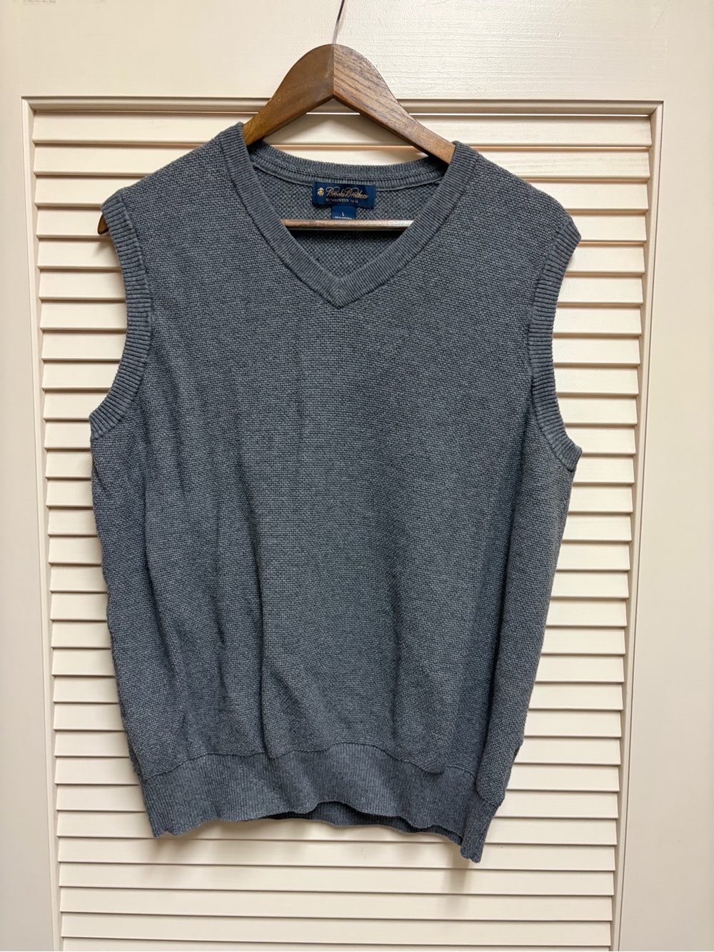 Brooks Brothers Mens L Cashmere Cotton Sweater Vest Gray V Neck Quiet Luxury